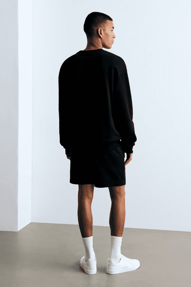 Black Oversized Sweatshirt – Premium Comfort & Style - Image 5