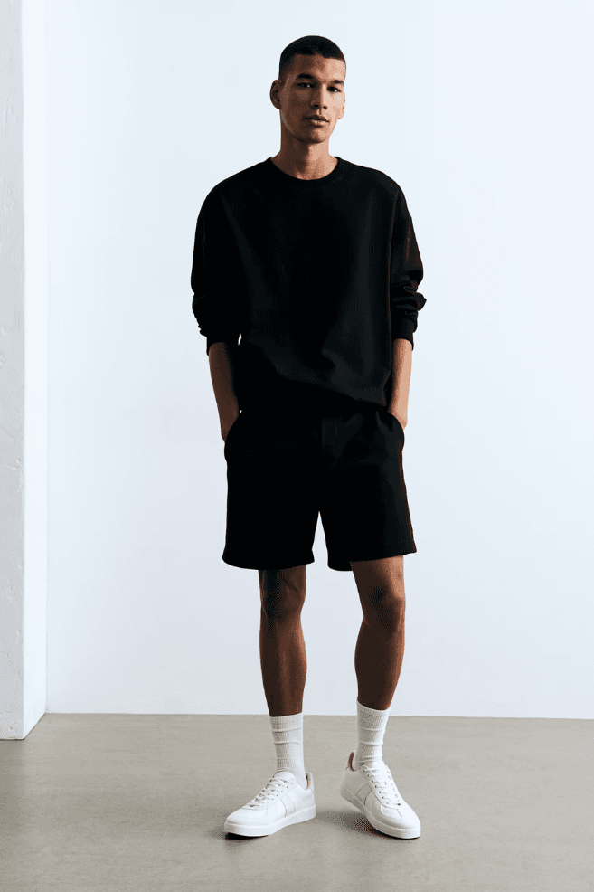Black Oversized Sweatshirt – Premium Comfort & Style - Image 4